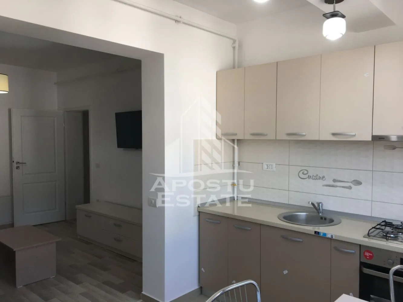 Apartament cu 3 camere, de inchiriat , Dumbravita