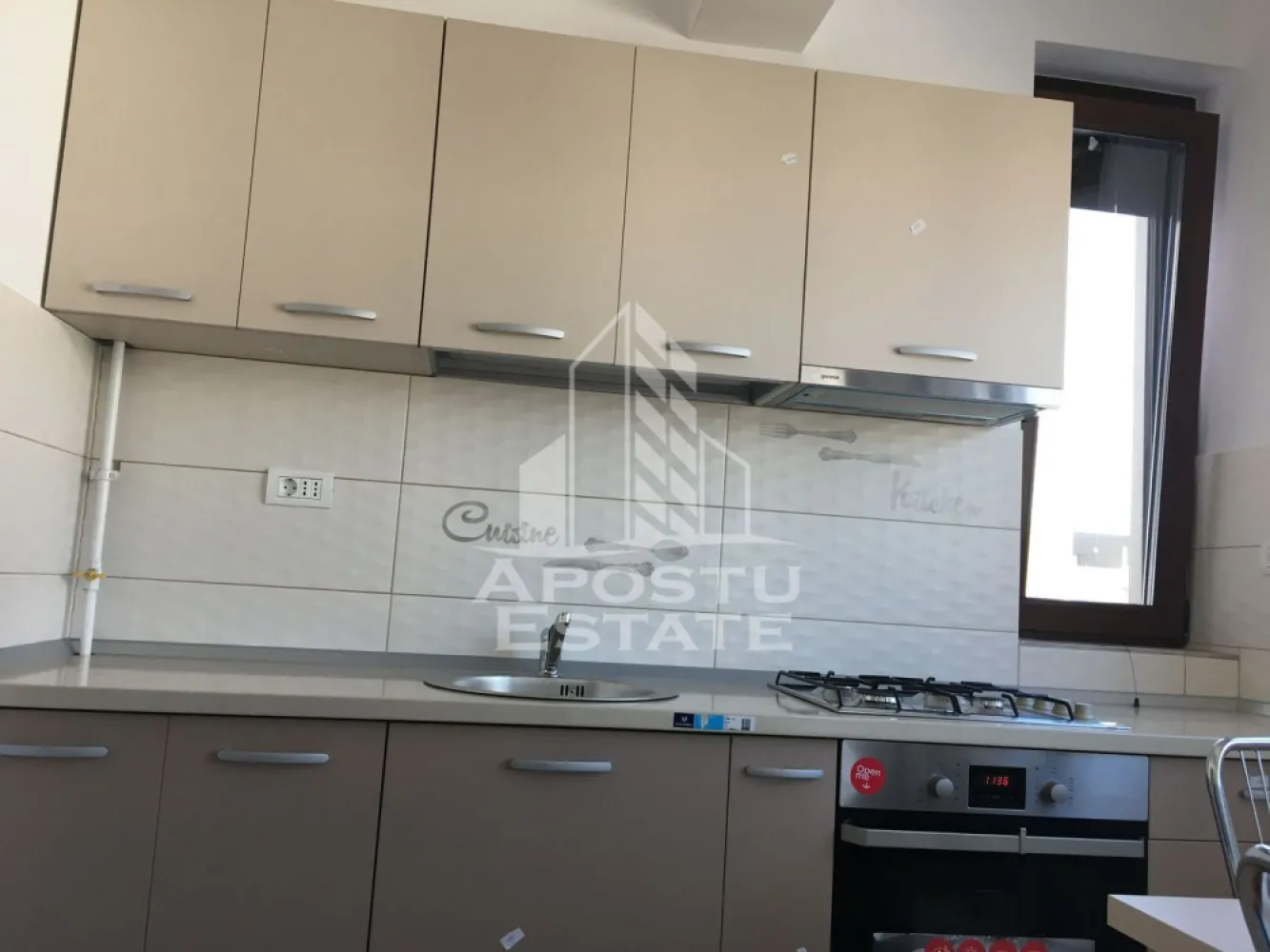 Apartament cu 3 camere, de inchiriat , Dumbravita