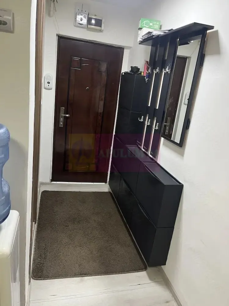 Apartament 2 camere pe str Huedin - Agentia Imobiliara Apulum 94, va ofera spre vanzare
Apartament 2 camere,decomandat,41,03 mp utili ,situat la etajul 1 10,intr -un bloc construit in anul 1975.Apartamentul dispune de centrala termică și aer condiționat,fiind ideal pentru locuit cat și pentru investiție.Are vederea atât pe față cat și pe spate.
.Zona este foarte bună ,aproape de școală, la 1 minut de grădiniță .
Mijloacele de transport la 2 minute (381,76).
Apartamentul se află pe strada Huedin.
Pret 75.000 se vinde mobilat sau nemobilat