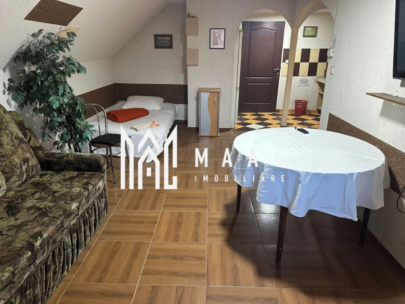 Casa cu 4 apartamente | 9 camere | Curte si Gradina