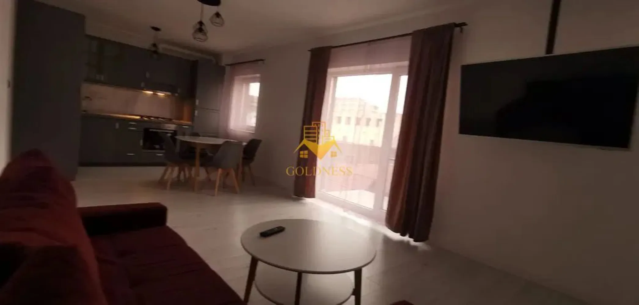 3 Camere openspace, The Office, Marasti,Petfriendly,Semicentral,Lux,AC - GOLDNESS Imobiliare vă propune spre închiriere un apartament cu 3 camere complet mobilat și utilat, la etajul 3 într-un imobil de 5 etaje, în Cartierul Marasti!
Parcare subterana inclusa!
Se află în apropierea stațiilor de transport în comun, magazine, restaurante, spații verzi, farmacii, etc. 

Apartamentul este compartimentat astfel:
 - dormitor cu pat matrimonial, dressing, noptiere, baie
 - dormitor cu pat matrimonial, dressing, noptiere
 - living cu bucatarie open space complet utilată și mobilată, canapea extensibilă, loc de servit masa, TV smart
 - baie cu cada calorifer port prosop și dulap pentru depozitare.
 - terasa de 7 mp.
 - balcon 3 mp

Imobilul este dotat cu toate cele necesare- centrală proprie, frigider, aragaz, hotă, mașină de spălat haine, etc. 

Dacă sunteți interesați de acest apartament și doriți să îl vizionați, dar și pentru alte oferte nu ezitați să ne contactați telefonic sau prin e-mail. Vă stăm la dispoziție!
Pentru intermediere se percepe un comision de 50% din prețul chiriei!