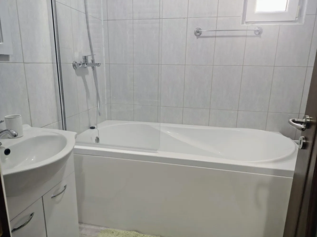 Ultracentral , 2 camere Oradea, 320 E/luna, neg. Comision 50%