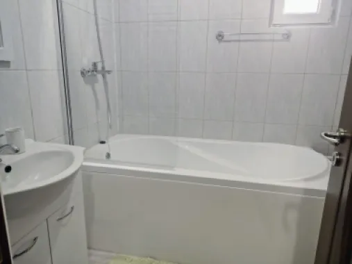 Ultracentral , 2 camere Oradea, 320 E/luna, neg. Comision 50%