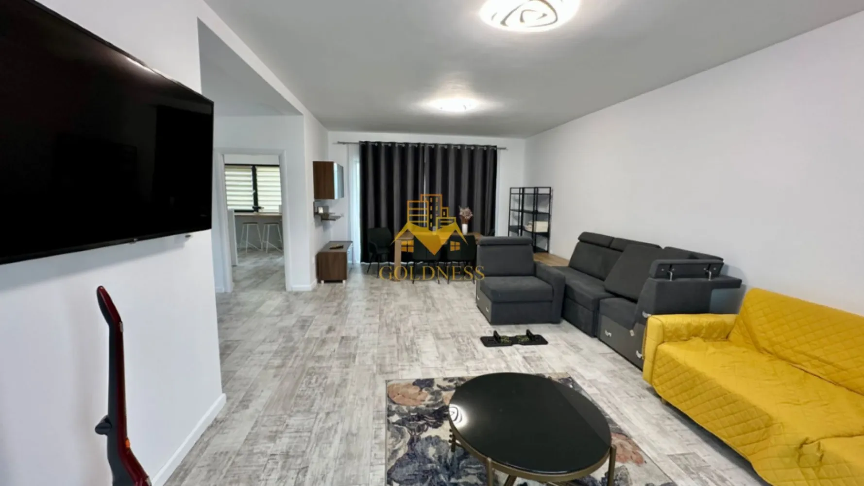 Duplex, Borhanci, Livada Polocsay, Romul Ladea, Fagului - Se închiriază duplex spațios și modern, situat într-o zonă retrasă și liniștită, perfectă pentru cei care își doresc confort, intimitate și acces rapid către oraș. Proprietatea se află pe o stradă privată închisă, oferind un plus de siguranță și liniște, inclusiv pentru familiile cu copii.

Locuința are o suprafață utilă de 130 mp și beneficiază de o curte proprie generoasă de aproximativ 350 mp, amenajată cu gazon sintetic pentru întreținere minimă și aspect îngrijit pe tot parcursul anului.

Compartimentarea este eficientă și aerisită:
• 3 dormitoare
• living luminos și spațios
• bucătărie complet echipată
• 2 băi, una dintre ele dotată cu saună

Bucătăria este utilată cu electrocasnice moderne:
• cuptor electric Electrolux
• plită cu inducție
• mașină de spălat vase

Printre dotările care oferă un plus de confort se numără:
• încălzire în pardoseală
• locuință complet mobilată și utilată
• 3 locuri de parcare

Zona oferă multă verdeață, aer curat și liniște, fiind ideală pentru persoane care caută mai mult spațiu și relaxare, fără să se îndepărteze de facilitățile orașului. Stațiile de transport în comun sunt accesibile rapid.

La nevoie, există posibilitatea de a adapta anumite piese de mobilier în funcție de preferințele chiriașilor.

Dacă sunteți interesați de acest apartament și doriți să îl vizionați, dar și pentru alte oferte nu ezitați să ne contactați telefonic sau prin e-mail. Vă stăm la dispoziție!
Pentru intermediere se percepe un comision de 50% din prețul chiriei!