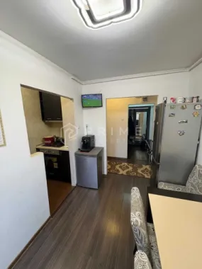 Apartament cu 3 camere, decomandat – Zona Fortuna