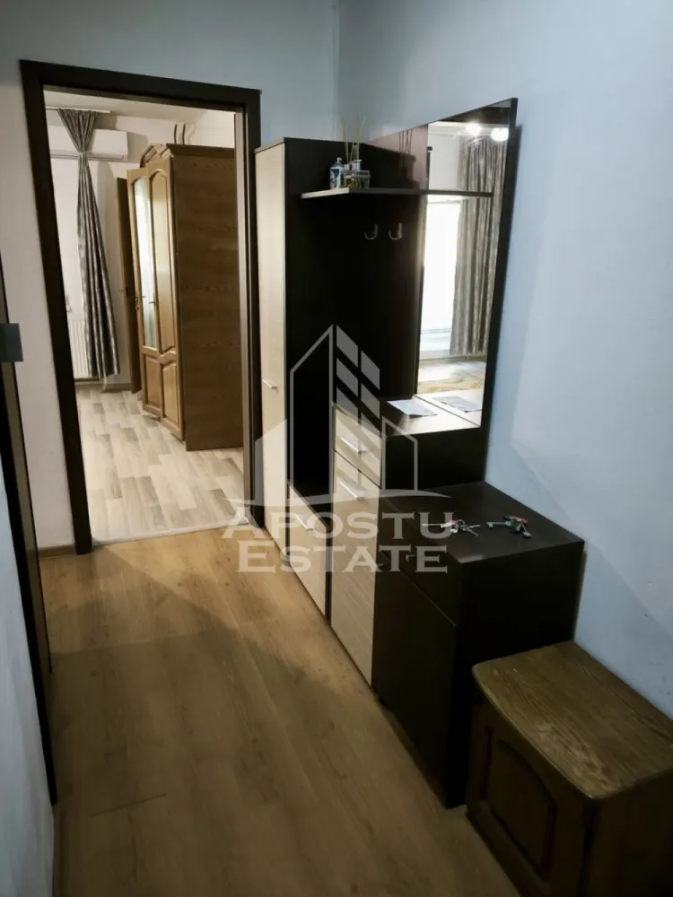 Apartament cu 1 camera, de inchiriat, zona Dambovita - Agentia imobiliara APOSTU ESTATE va propune spre inchiriere un apartament cu 1 camera, spatios si luminos, situat in zona Dambovita, o zona linistita si bine pozitionata din Timisoara, potrivit pentru cupluri,familii, sau studenti care isi doresc o locuinta unde sa se simta confortabil si cu acces facil catre scoli, statii de autobuz, supermarketuri , magazine de zona, parcuri.

Suprafata utila: 33 mp
Compartimentare eficienta:
-Hol de acces generos
-Bucatarie complet mobilata si utilata, cu loc de luat masa
-Living luminos si spatios
-Baie prevazuta cu cada

Confort si facilitati:
-Incalzirea apartamentului: centrala proprie
-Incalzirea prin calorifere
-Apartamentul este complet mobilat si utilat
-Nu se accepta animale de companie de catre proprietar

Localizare:
-Timis,Timisoara, zona Dambovita – acces facil spre magazine, supermarketul Lidl, scoli, parcuri si mijloace de transport in comun.

Ideal pentru:
-Familii
-Cupluri
-Studenti

Disponibilitate: imediata
Pret chirie lunara: 1200 Lei
Programeaza o vizionare pentru a-ti putea imagina viitorul aici!
ID intern: CP3129409