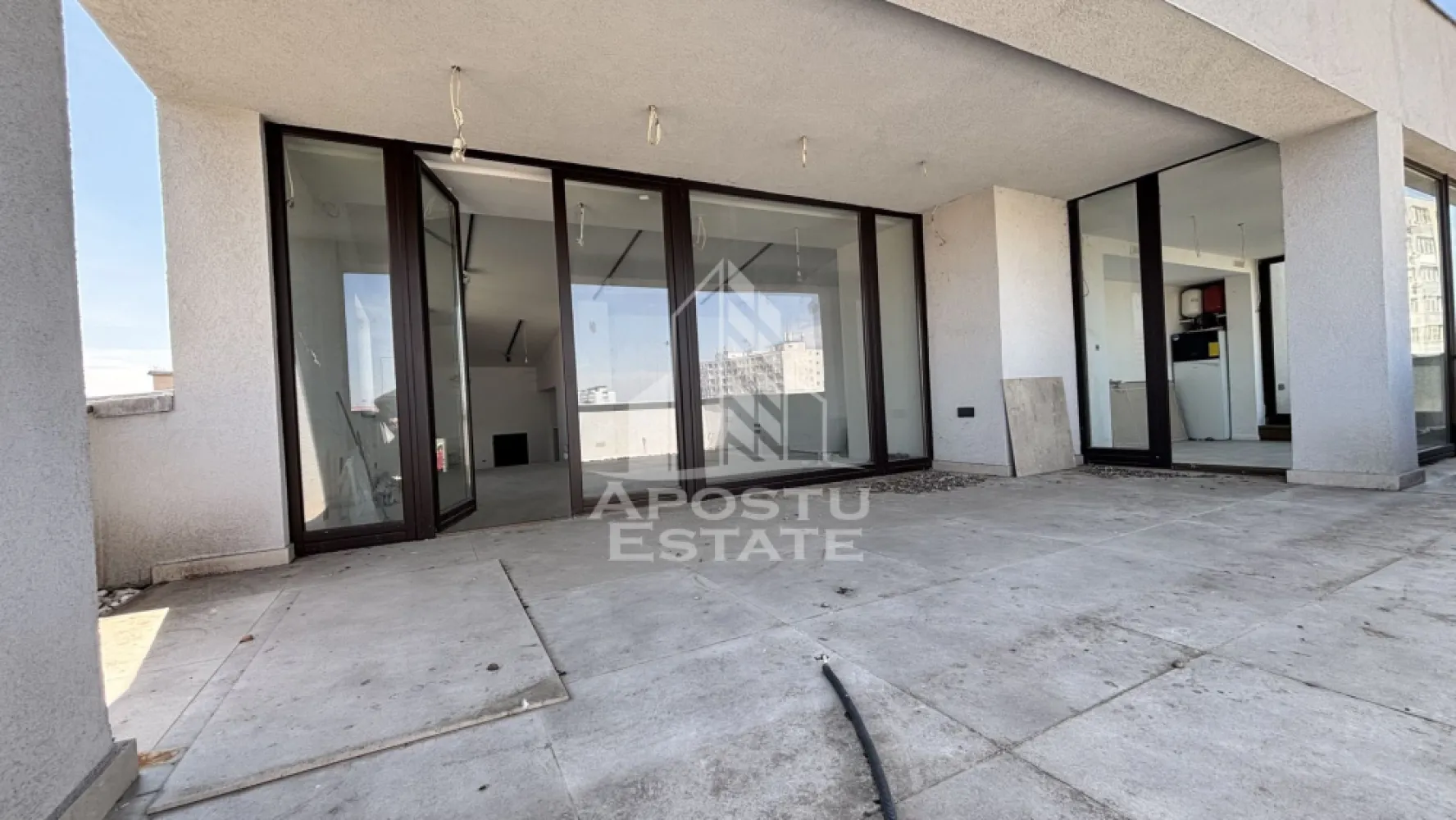 PENTHOUSE superb cu 3 camere si terasa mare in Timisoara | COMISION 0