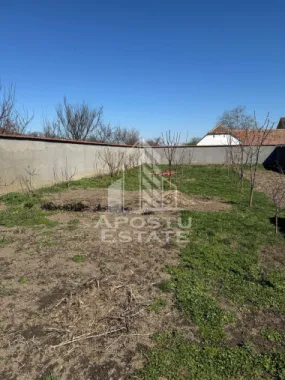 Teren intravilan in Dinias, 996mp, gard de beton si poarta noua