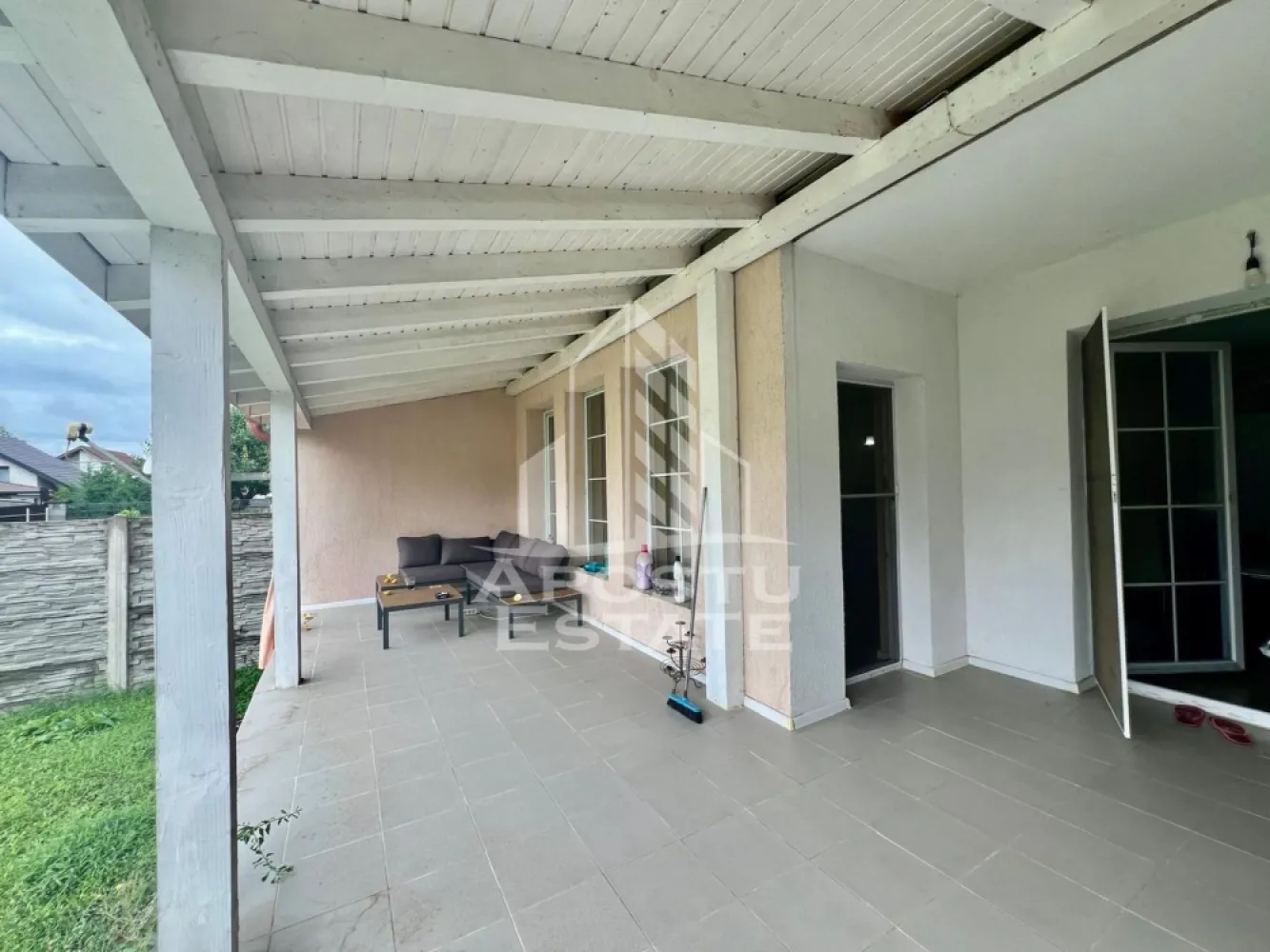 Jumatate de duplex de vanzare cu 6 camere in Mosnita Noua, Timisoara