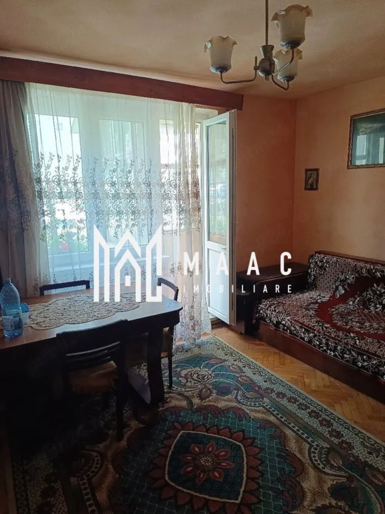 Apartament 2 camere | Parter | Balcon | Cedonia - MAAC Imobiliare vă prezintă un apartament cu 2 camere semidecomandat, situat la parterul unui imobil cu 4 etaje, în zona Cedonia.

Locuința are o suprafață utilă de 36 mp și este compus din living, dormitor, bucătărie separată, baie și hol. Un avantaj important îl reprezintă balconul de 6 mp, care oferă spațiu suplimentar pentru relaxare sau depozitare.
Apartamentul dispune de centrală termică proprie și încălzire prin calorifere.
Bucătăria este separată și dispune de cămară.

Caracteristici principale:
Suprafață utilă: 36 mp
Apartament semidecomandat
Parter din 4 etaje
Balcon de 6 mp
Bucătărie separată cu cămară
Centrală termică proprie
Încălzire prin calorifere
Pivniță de aproximativ 6 mp

Apartamentul necesită renovare, fiind o oportunitate excelentă pentru cei care doresc să îl amenajeze după propriul gust și necesități.

Zona Cedonia oferă acces rapid la magazine, supermarketuri, școli, grădinițe, farmacii, stații de autobuz și alte facilități necesare unui stil de viață confortabil.

Pentru mai multe detalii și programarea unei vizionări, vă rugăm să ne contactați și să menționați ID-ul proprietății: CP3128006