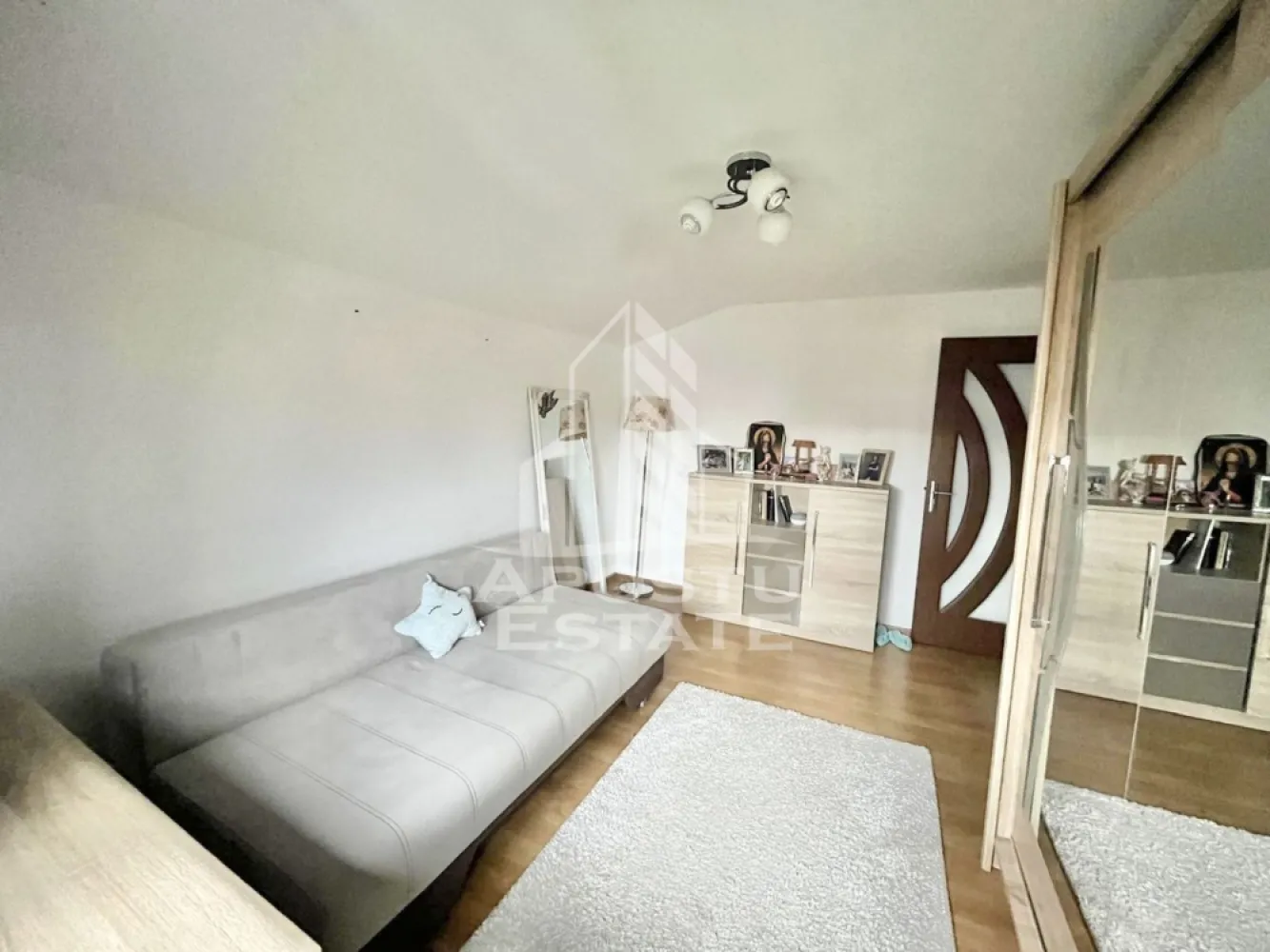 Duplex cu 4 camere si 2 bai complet mobilat si utilat in Giroc.