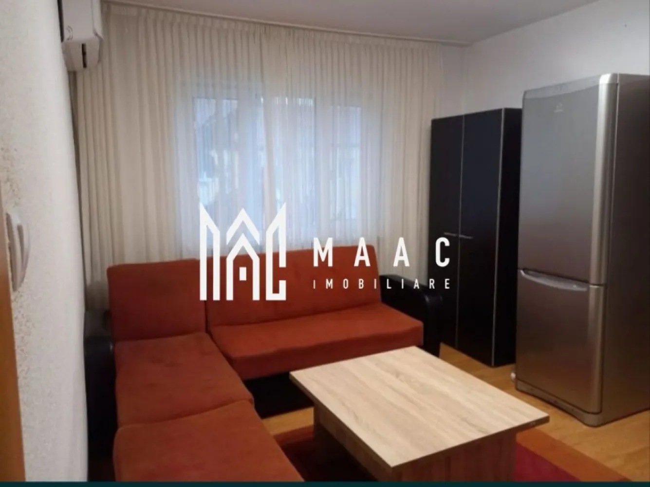 Apartament 2 camere | Mihai Viteazu | Mobilat și utilat | Disponibil imediat | - MAAC Imobiliare vă propune spre închiriere un apartament cu 2 camere semidecomandate, având o suprafață utilă de 36 mp, situat la etajul 4 al unui imobil cu 5 etaje, în zona Mihai Viteazu, în apropierea Colegiul Pedagogic Andrei Șaguna.

Apartamentul este compartimentat practic și este format din:
- living
- dormitor
- bucătărie
- baie
- hol
- cămară

Locuința se închiriază complet mobilată și utilată, fiind disponibilă imediat. 

Poziționarea excelentă oferă acces rapid către stații de autobuz, școli, grădinițe, magazine, farmacii și alte puncte de interes, ceea ce îl face potrivit atât pentru o persoană, cât și pentru un cuplu sau o familie tânără.

Garanție: echivalentul unei chirii

Pentru mai multe detalii sau programarea unei vizionari, nu ezitați să ne contactați specificând ID: CP3129154