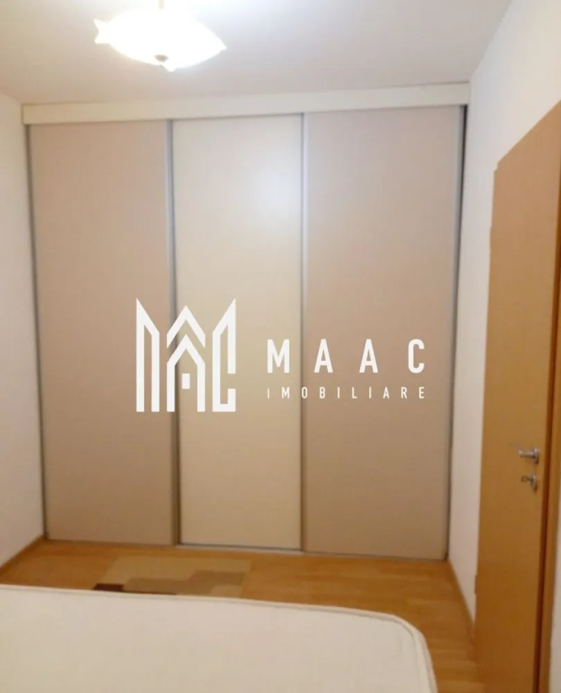 Apartament 2 camere | Mihai Viteazu | Mobilat și utilat | Disponibil imediat | - MAAC Imobiliare vă propune spre închiriere un apartament cu 2 camere semidecomandate, având o suprafață utilă de 36 mp, situat la etajul 4 al unui imobil cu 5 etaje, în zona Mihai Viteazu, în apropierea Colegiul Pedagogic Andrei Șaguna.

Apartamentul este compartimentat practic și este format din:
- living
- dormitor
- bucătărie
- baie
- hol
- cămară

Locuința se închiriază complet mobilată și utilată, fiind disponibilă imediat. 

Poziționarea excelentă oferă acces rapid către stații de autobuz, școli, grădinițe, magazine, farmacii și alte puncte de interes, ceea ce îl face potrivit atât pentru o persoană, cât și pentru un cuplu sau o familie tânără.

Garanție: echivalentul unei chirii

Pentru mai multe detalii sau programarea unei vizionari, nu ezitați să ne contactați specificând ID: CP3129154