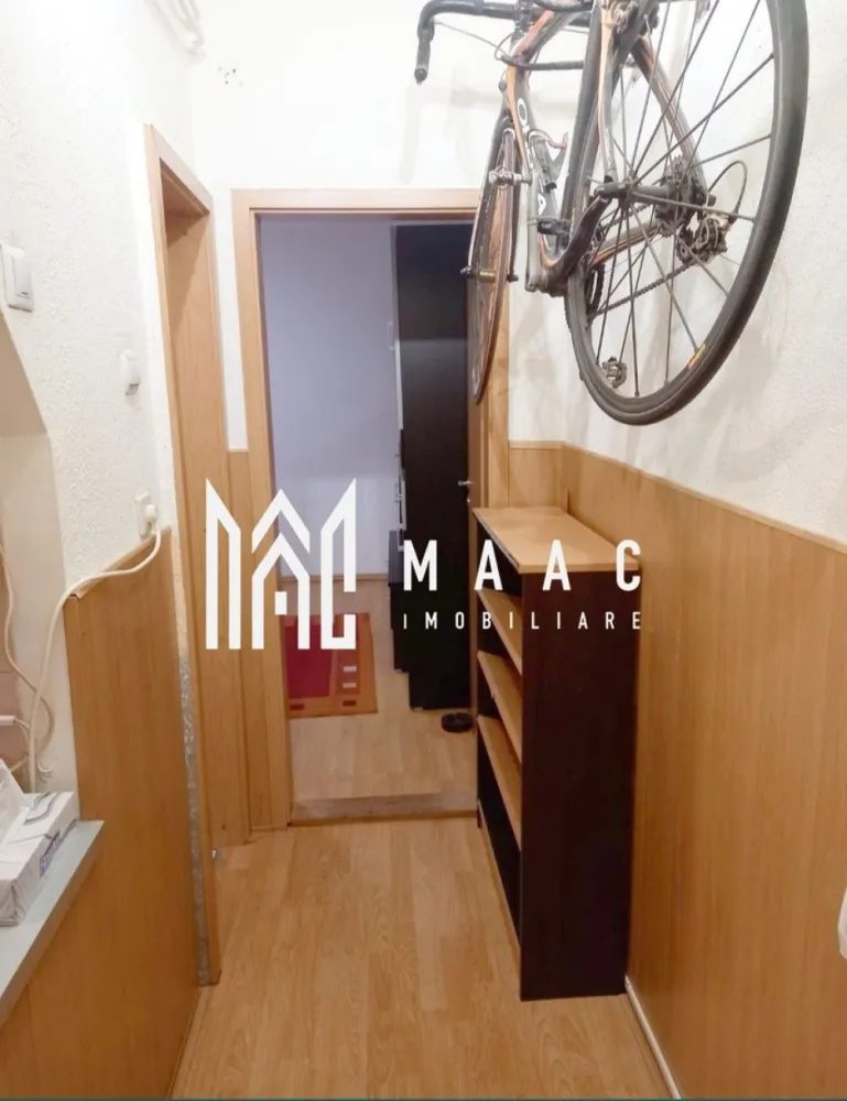 Apartament 2 camere | Mihai Viteazu | Mobilat și utilat | Disponibil imediat | - MAAC Imobiliare vă propune spre închiriere un apartament cu 2 camere semidecomandate, având o suprafață utilă de 36 mp, situat la etajul 4 al unui imobil cu 5 etaje, în zona Mihai Viteazu, în apropierea Colegiul Pedagogic Andrei Șaguna.

Apartamentul este compartimentat practic și este format din:
- living
- dormitor
- bucătărie
- baie
- hol
- cămară

Locuința se închiriază complet mobilată și utilată, fiind disponibilă imediat. 

Poziționarea excelentă oferă acces rapid către stații de autobuz, școli, grădinițe, magazine, farmacii și alte puncte de interes, ceea ce îl face potrivit atât pentru o persoană, cât și pentru un cuplu sau o familie tânără.

Garanție: echivalentul unei chirii

Pentru mai multe detalii sau programarea unei vizionari, nu ezitați să ne contactați specificând ID: CP3129154