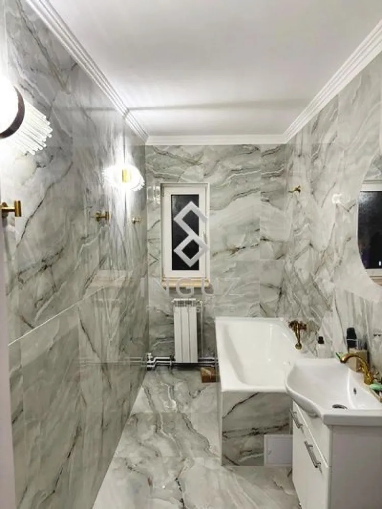 3 camere 92mp, Unirii 78 - Alba Iulia, recent renovat, prima inchiriere, centrala termica, vedere libera spre blvd