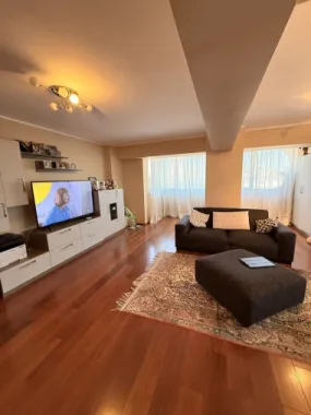 Apartament 4 camere, Strada Domnească