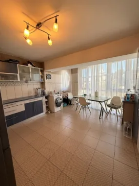 Apartament 4 camere, Strada Domnească