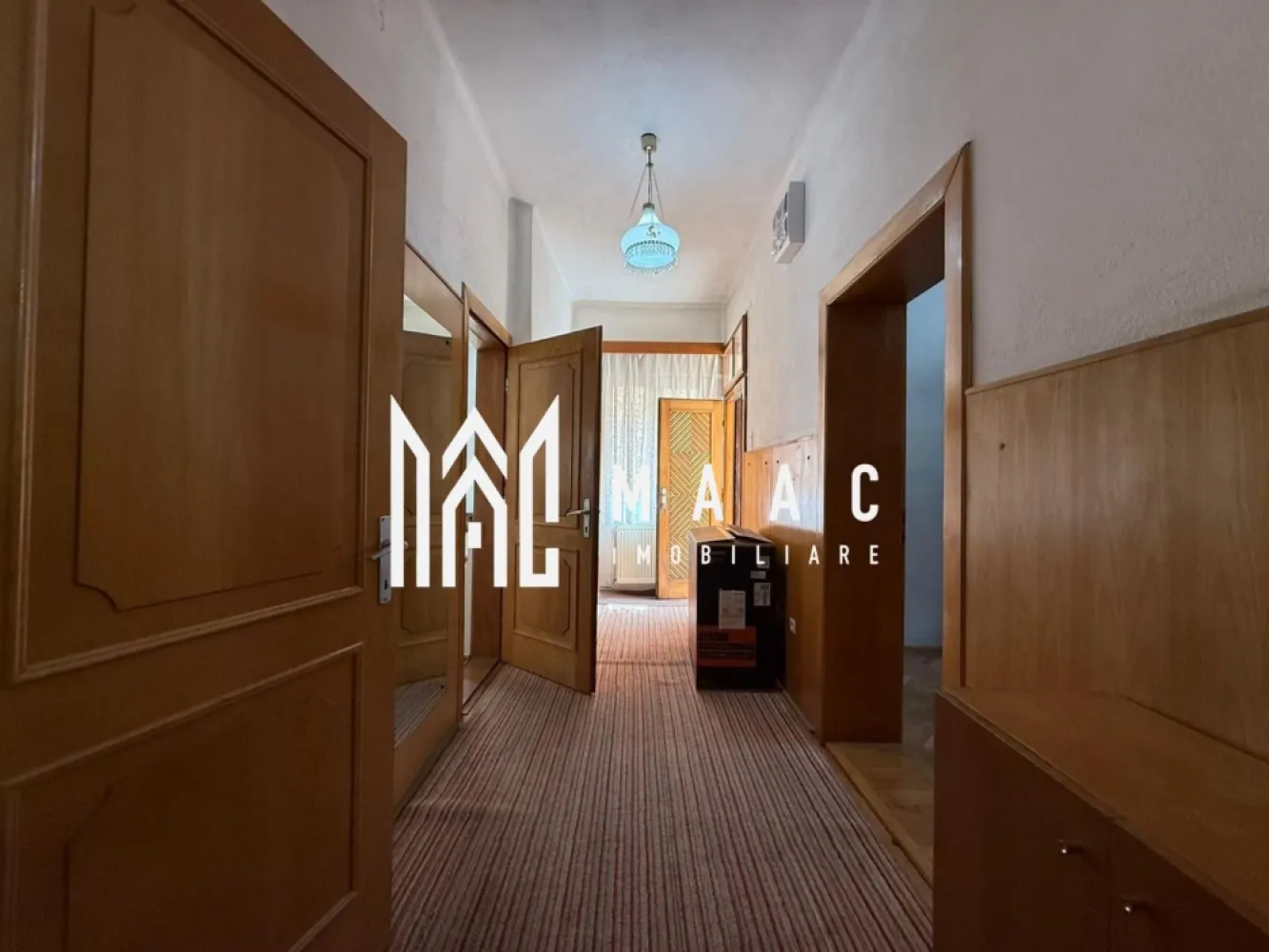 Casă 3 Camere | Curte 400 MP | Zonă Centrală - MAAC Imobiliare vă propune spre închiriere o casă spațioasă, situată într-o zonă centrală.

Caracteristici principale

• suprafață utilă de 100 mp
• curte generoasă de 400 mp
• 3 camere
• zonă centrală
• disponibilă imediat

Compartimentare și spații interioare

• living luminos și spațios
• 2 dormitoare confortabile
• bucătărie separată, practică și funcțională
• baie complet utilată cu cadă și mașină de spălat rufe

 Pentru mai multe detalii sau programarea unei vizionări, vă rugăm să contactați MAAC Imobiliare și să menționați tipul proprietății: CP3091490.