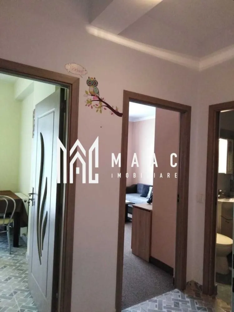 Garsonieră | Decomandata | Etaj 3 | Balcon | Turnișor - MAAC Imobiliare vă propune spre închiriere o garsonieră decomandată, situată în cartierul Turnișor, o zonă apreciată pentru accesul facil către Zona Industrială Vest și către centrul orașului.

Detalii proprietate:
Suprafață utilă: 32 mp
Balcon: 4 mp
Etaj: 3 din 4
Compartimentare: decomandată
Loc de parcare inclus
Disponibilă începând cu data de 15 iunie

Dotări și beneficii:
Centrală termică proprie pe gaz
Aer condiționat
Mașină de spălat rufe
Combină frigorifică
Aragaz cu cuptor
Balcon cu acces din cameră și bucătărie
Locație cu acces rapid către Zona Industrială Vest
Stație de autobuz la aproximativ 2 minute de mers pe jos
Acces facil către centrul orașului

Alte informații:
Contractul de închiriere se înregistrează la ANAF
Proprietatea se închiriază pentru o singură persoană

Pentru mai multe detalii sau pentru a programa o vizionare, va rugam specificati telefonic ID: CP3128556