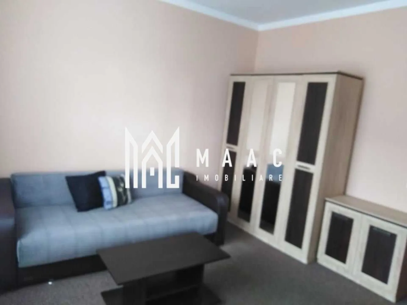 Garsonieră | Decomandata | Etaj 3 | Balcon | Turnișor - MAAC Imobiliare vă propune spre închiriere o garsonieră decomandată, situată în cartierul Turnișor, o zonă apreciată pentru accesul facil către Zona Industrială Vest și către centrul orașului.

Detalii proprietate:
Suprafață utilă: 32 mp
Balcon: 4 mp
Etaj: 3 din 4
Compartimentare: decomandată
Loc de parcare inclus
Disponibilă începând cu data de 15 iunie

Dotări și beneficii:
Centrală termică proprie pe gaz
Aer condiționat
Mașină de spălat rufe
Combină frigorifică
Aragaz cu cuptor
Balcon cu acces din cameră și bucătărie
Locație cu acces rapid către Zona Industrială Vest
Stație de autobuz la aproximativ 2 minute de mers pe jos
Acces facil către centrul orașului

Alte informații:
Contractul de închiriere se înregistrează la ANAF
Proprietatea se închiriază pentru o singură persoană

Pentru mai multe detalii sau pentru a programa o vizionare, va rugam specificati telefonic ID: CP3128556