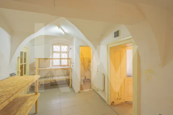De vanzare 2 Spații comerciale parter , 181mp, centru istoric Sibiu