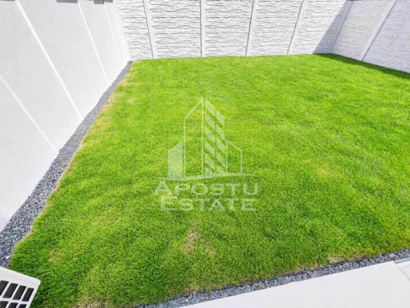 Duplex deosebit de vanzare in Sacalaz | 4 camere | 315 mp teren |