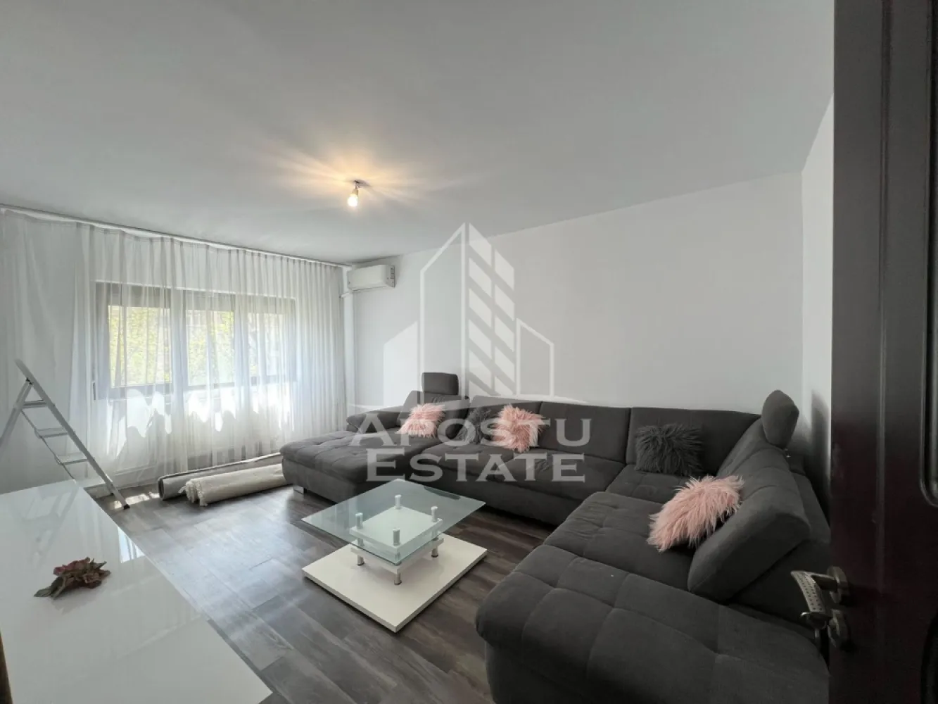 Apartament cu 3 camere de inchiriat, centrala proprie, Dorobantilor