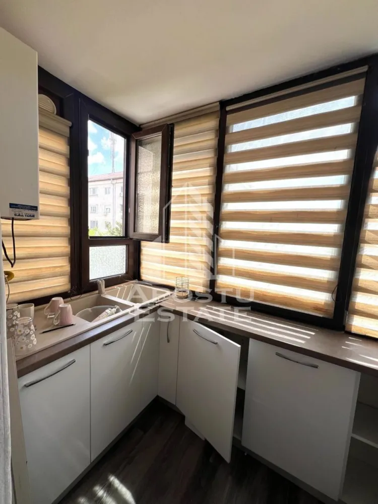 Apartament cu 3 camere de inchiriat, centrala proprie, Dorobantilor