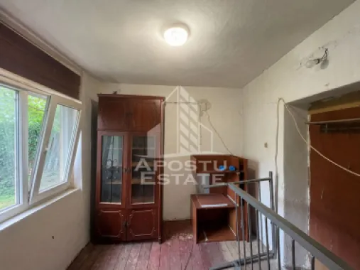 Casa 2 camere individuala de vanzare in Carani | Toate utilitatile |