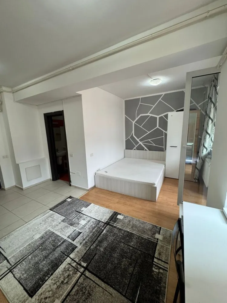 Garsoniera complet mobilata - Militari Residence - TVA INCLUS !!

COMISION 0%

Vă prezentăm o garsonieră deosebită, situată în cartierul Militari Residence, într-un bloc modern cu regim de înălțime P+8, poziționat strategic pentru a vă oferi confort și accesibilitate.

Detalii proprietate:

- Tip: Garsonieră
- Etaj: Intermediar
- Finalizata - mutare imediata !!
- Locație: Militari Residence

Avantaje:

- Bloc nou, construit cu materiale de calitate, garantând un standard ridicat de confort.
- Poziție excelentă, în imediata apropiere a mijloacelor de transport în comun, pentru o deplasare facilă către orice zonă a orașului.
- Acces rapid la instituții educaționale (școli publice), centre comerciale, supermarketuri și mall-uri.
- Zonă liniștită, ideală pentru locuit sau investiție.

Acum este momentul să achiziționați locuința visurilor dumneavoastră!

Contactați-ne pentru mai multe detalii și programarea unei vizionări.