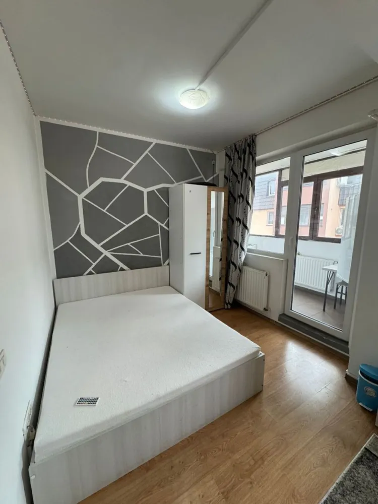 Garsoniera complet mobilata - Militari Residence - TVA INCLUS !!

COMISION 0%

Vă prezentăm o garsonieră deosebită, situată în cartierul Militari Residence, într-un bloc modern cu regim de înălțime P+8, poziționat strategic pentru a vă oferi confort și accesibilitate.

Detalii proprietate:

- Tip: Garsonieră
- Etaj: Intermediar
- Finalizata - mutare imediata !!
- Locație: Militari Residence

Avantaje:

- Bloc nou, construit cu materiale de calitate, garantând un standard ridicat de confort.
- Poziție excelentă, în imediata apropiere a mijloacelor de transport în comun, pentru o deplasare facilă către orice zonă a orașului.
- Acces rapid la instituții educaționale (școli publice), centre comerciale, supermarketuri și mall-uri.
- Zonă liniștită, ideală pentru locuit sau investiție.

Acum este momentul să achiziționați locuința visurilor dumneavoastră!

Contactați-ne pentru mai multe detalii și programarea unei vizionări.