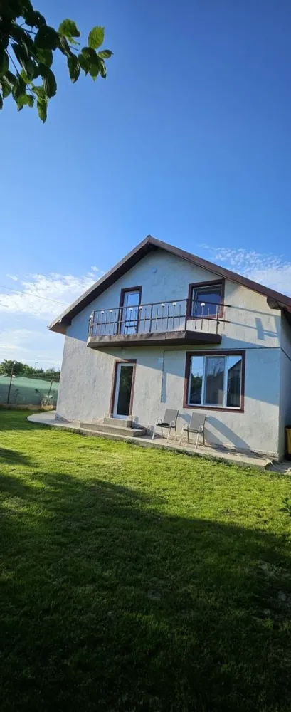 De inchiriat, vila noua - Bariera Traian - Lacul Brates