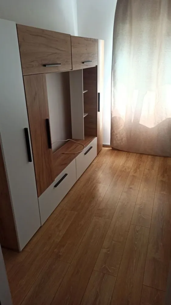 BRASADAS vinde garsoniera etaj 4/4 Micro 17 Somesului.