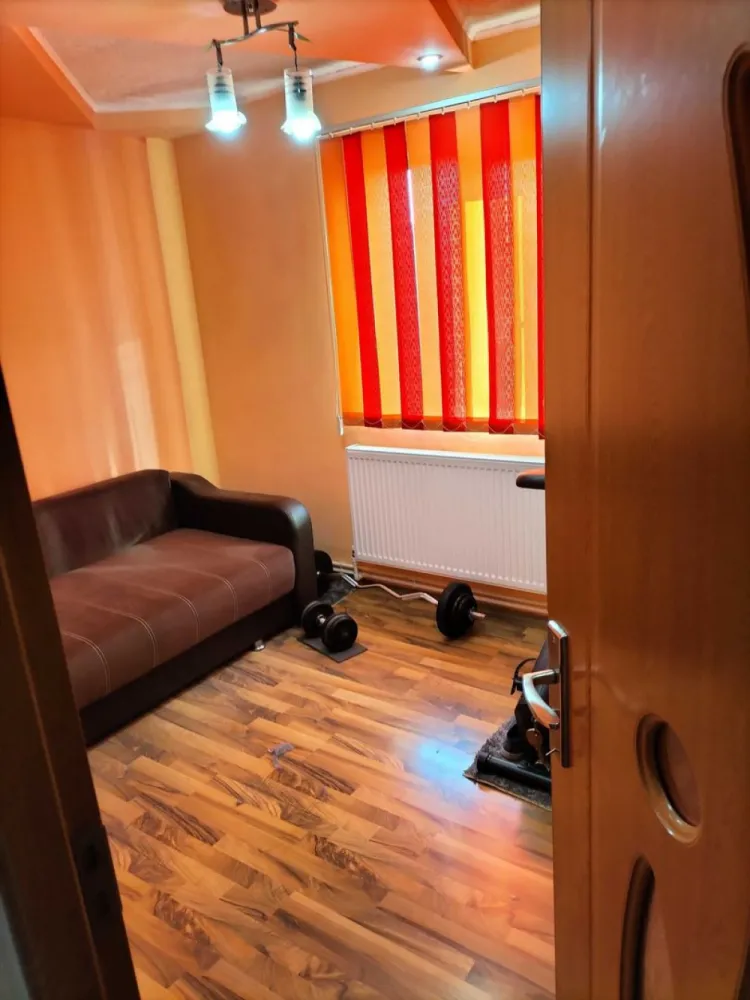 BRASADAS vinde ap 2 cam etaj 4/4 Micro 14. - Agenția imobiliara BRASADAS vinde apartament cu 2 camere aproape de Spitalul Județean si Piata Someș la etajul 4/4.
Www.brasadas.com
