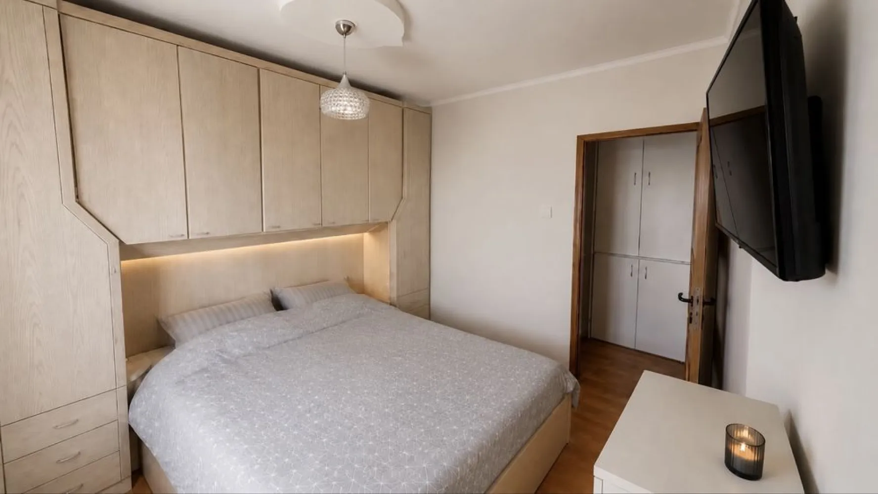 BRASADAS vinde ap 2 cam etaj 4/4 Micro 14. - Agenția imobiliara BRASADAS vinde apartament cu doua camere situat la etajul 4/4 in Micro 14. complet utilat si mobilat.
Centrala termica cu calorifere, geamuri termopan cu plasă de insecte la toate geamurile, aer condiționat, electrocasnice, instalație electrică cu panou,
Www.brasadas.com.