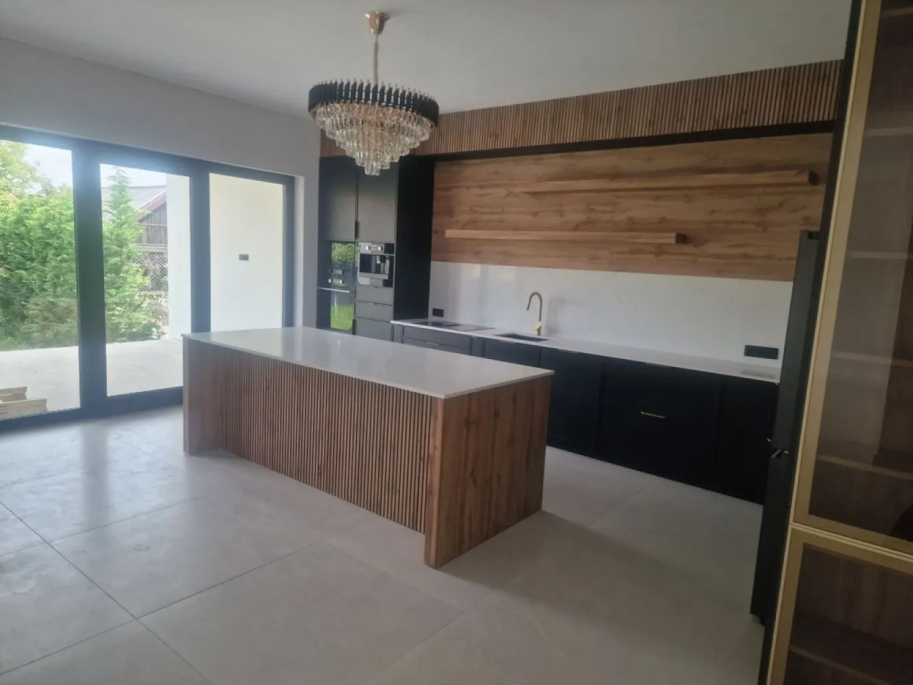 BRASADAS vinde casa P+1 in zona Micro 17. - Agenția imobiliara BRASADAS vinde casa individuală de tip P+1 in zona Micro 17 cu suprafața de 510 mp. si teren aferent de 10 ari.
Www.brasadas.com.