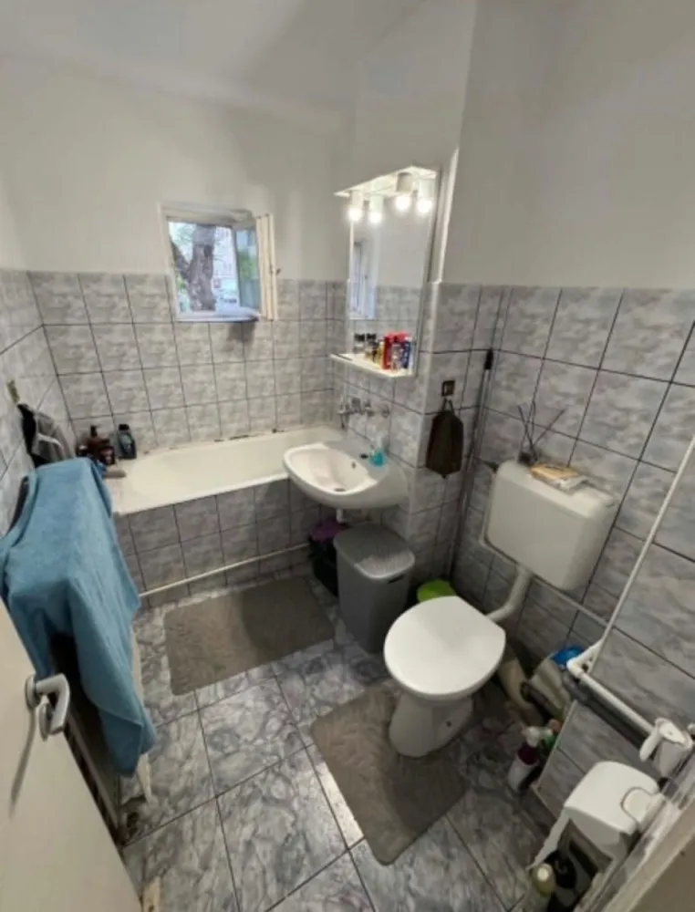 BRASADAS vinde ap 2 cam la PARTER in Micro 16. - Agenția imobiliara BRASADAS vinde apartament cu doua camere în Micro 16 la Parter. 
Bucătăria recent renovată.
Www.brasadas.com