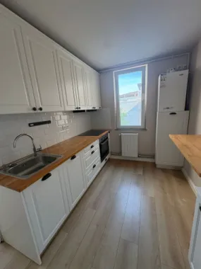 Vând apartament 2camere zona Carpați 1.