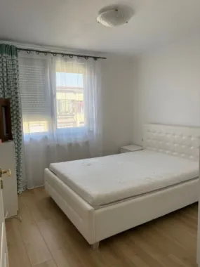 Vând apartament 2camere zona Carpați 1.