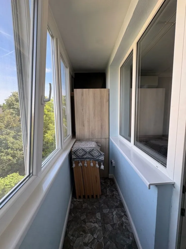 Vând apartament 2camere zona Carpați 1.