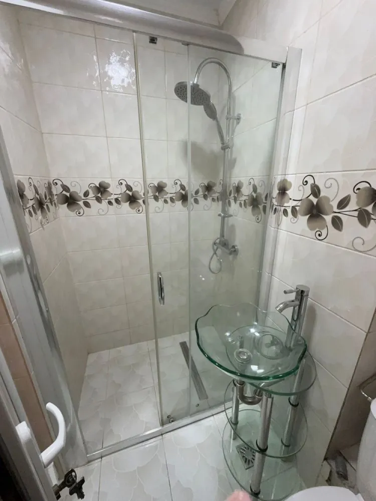 BRASADAS vinde ap 2 cam 33 mp. etaj 1/4 Micro 14. - Agenția imobiliara BRASADAS vinde apartamentul cu mobila de bucătărie,centrala pe gaz,gemuri si usi termopan,recent renovat fara balcon.
Www.brasadas.com.