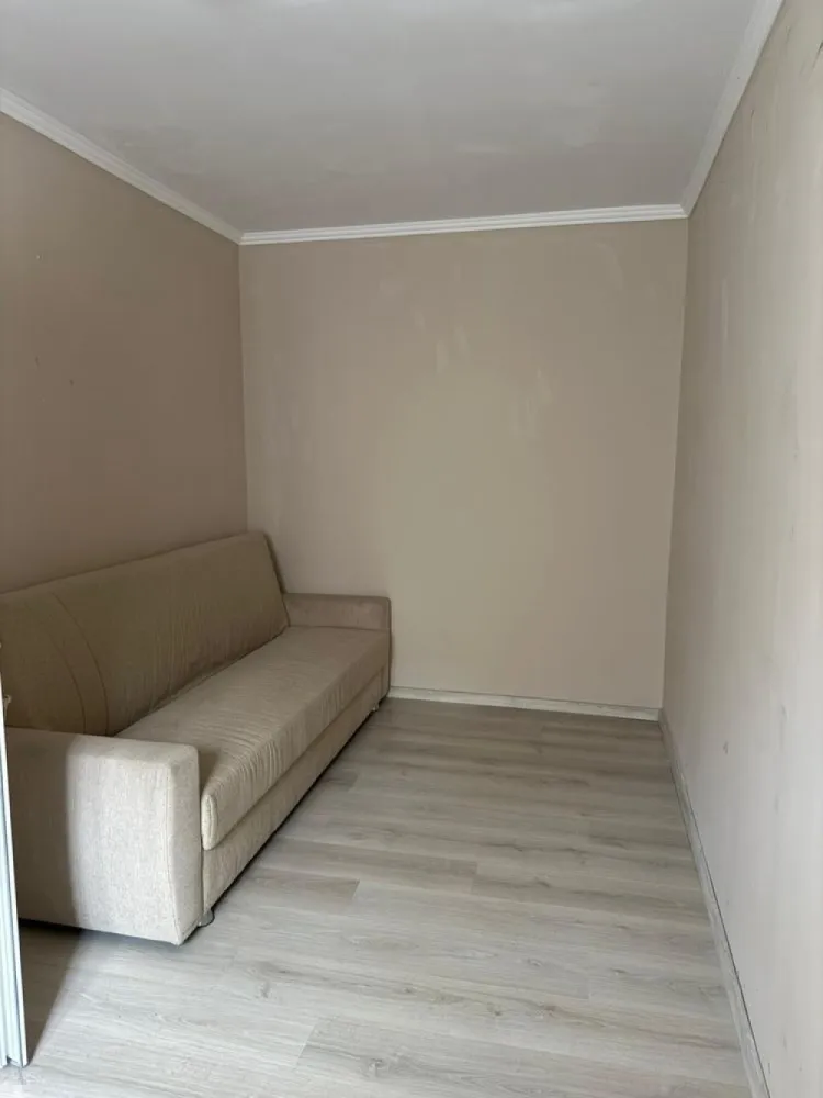 BRASADAS vinde ap 2 cam 33 mp. etaj 1/4 Micro 14. - Agenția imobiliara BRASADAS vinde apartamentul cu mobila de bucătărie,centrala pe gaz,gemuri si usi termopan,recent renovat fara balcon.
Www.brasadas.com.