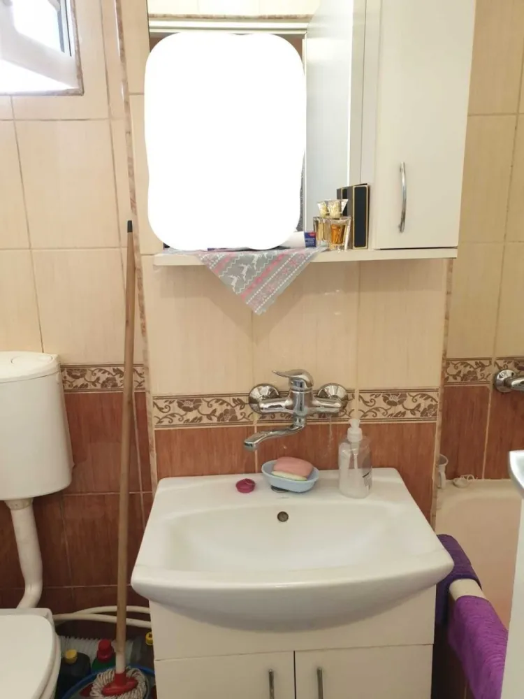 BRASADAS vinde ap 2 cam etaj 2 Botizului