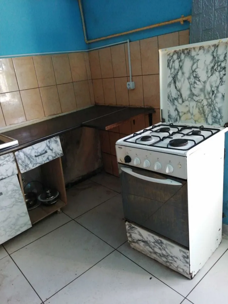 BRASADAS vinde garsoniera 22mp. pe Ostrovului la etajul 2/4. - Agenția imobiliara BRASADAS vinde garsoniera pe Ostrovului la etajul 2/4 cu suprafața utila de 21.77 mp. 
Www.brasadas.com.