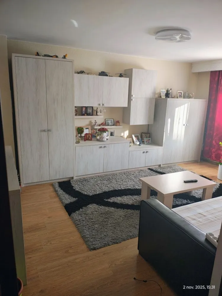 BRASADAS vinde ap 3 cam etaj 4/4 in Carpați 2. - Agenția imobiliara BRASADAS vinde apartament 79 m2 in Carpați 2 la etajul 4/4. 
Liber de sarcini, 3 camere decomandate, 2 bai, 2 balcoane, geamuri termopan, beci. Se vinde complet mobilat si utilat.
Www.brasadas.com.