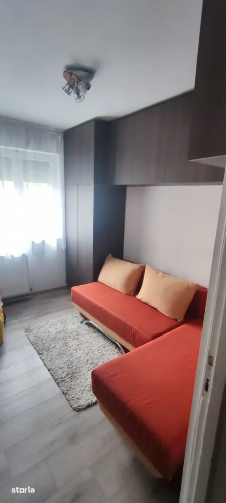 BRASADAS vinde ap 3 cam etaj 3/4 mobilat și utilat complet. - Agenția imobiliara BRASADAS vinde apartament de 3 camere, situat la etajul 3 al unui bloc cu 4 etaje, dotat cu interfon. Apartamentul este termoizolat cu polistiren de 10cm.Suprafață utilă: 46 mpCentrală termică proprieFerestre din lemn cu geamuri termopanJaluzele + plasă de țânțariUșă metalică la intrareProprietatea dispune de:mobilier completmașină de spălatmașină de spălat vasefrigiderplită și cuptorTVinternet și cablu TVLocație: Apartamentul este amplasat într-o zonă foarte bună, chiar lângă Piața Someș. Ideal atât pentru locuit, cât și pentru investiție.Se vinde complet mobilat dar în caz de nevoie se poate si goli si negocia prețul.
Www.brasadas.com.