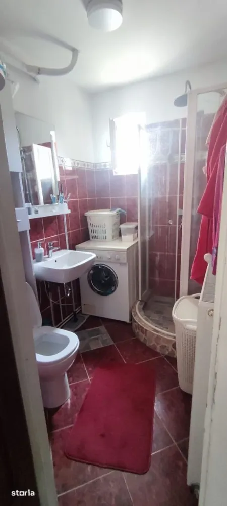 BRASADAS vinde ap 3 cam etaj 3/4 mobilat și utilat complet.