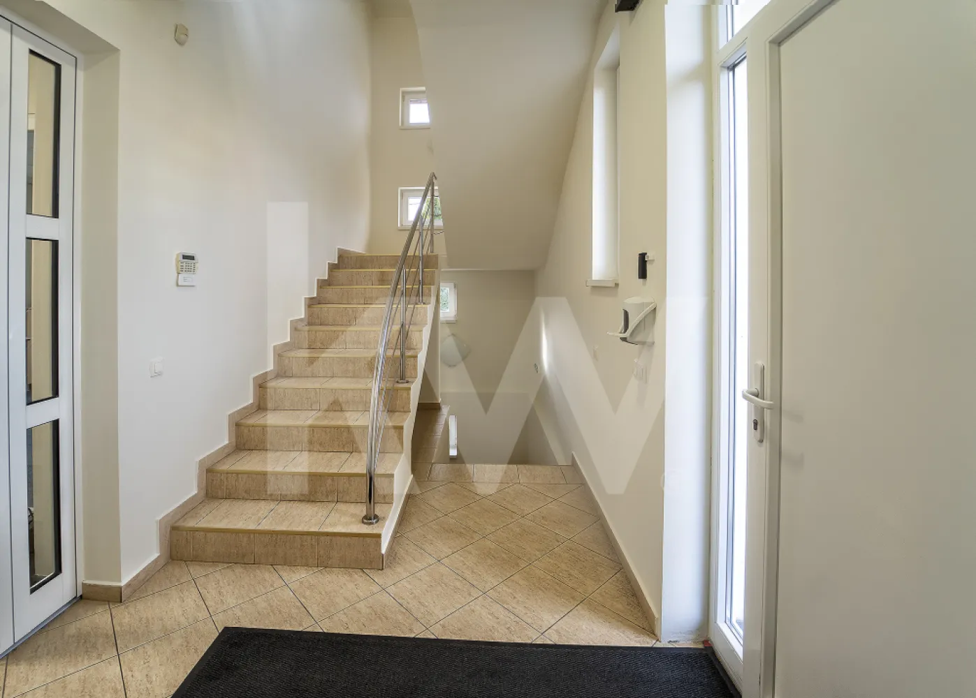 Sediul tău în Sibiu Clădire de birouri, independență energetică, parcare privată