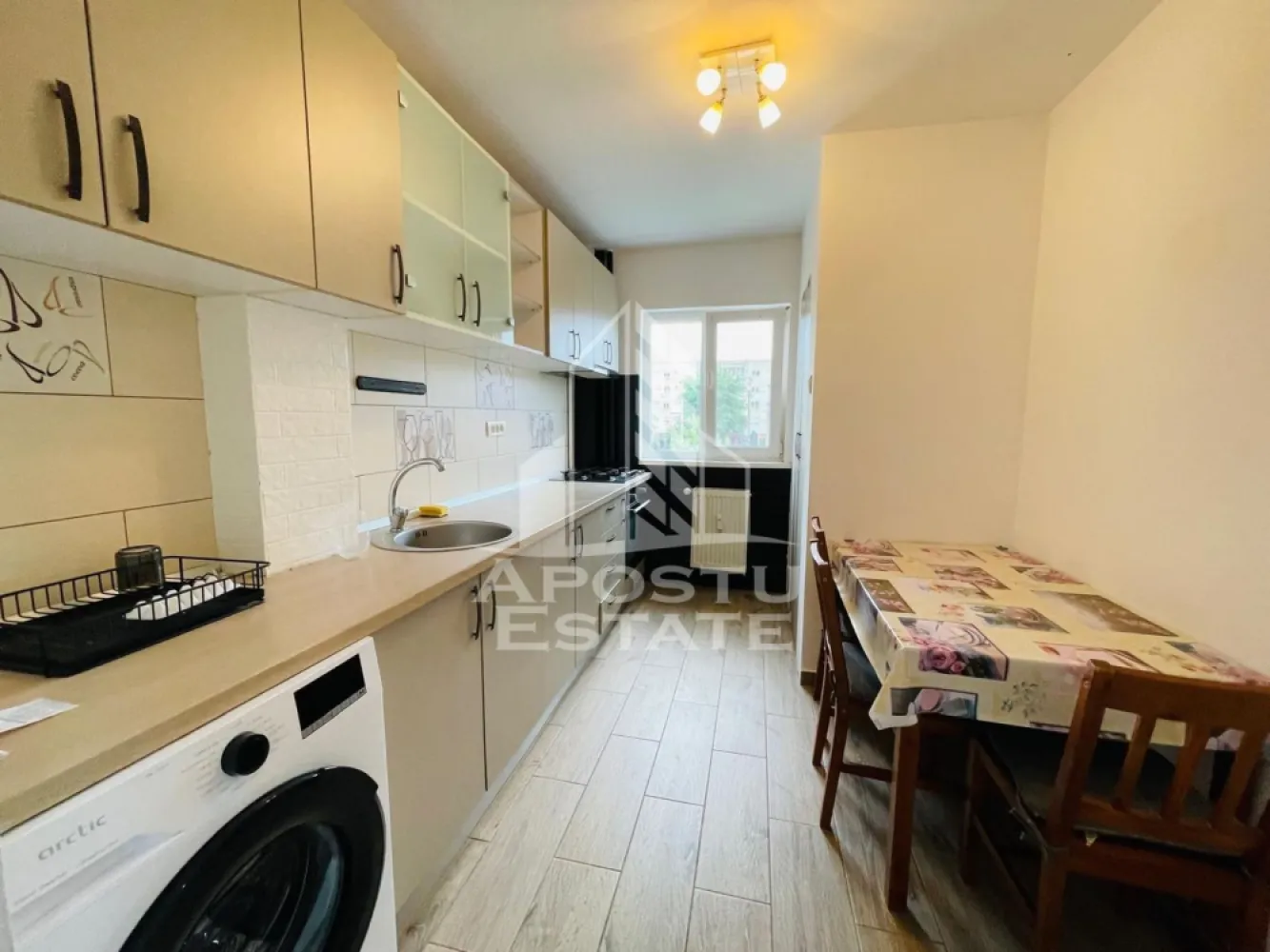 Apartament 2 camere, etaj 1/zona Uta/62mp