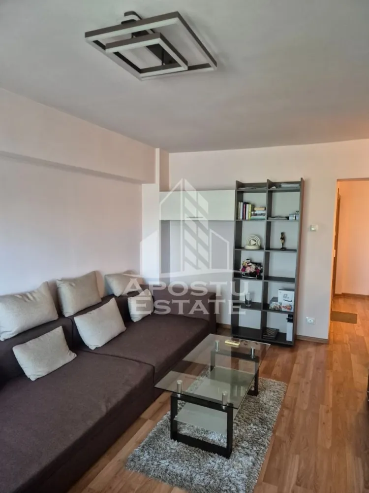Apartament cu 2 camere , de inchiriat , Zona Complex , Timisoara - Agentia imobiliara APOSTU ESTATE va propune spre inchiriere un apartament cu 2 camere, spatios si luminos, situat in zona Complexul Studențesc ,o zona linistita si bine pozitionata din Timisoara, potrivit pentru cupluri,familii, sau studenti care isi doresc o locuinta unde sa se simta confortabil si cu acces facil catre scoli, statii de autobuz, supermarketuri , magazine de zona, parcuri.

Suprafata utila: 65 mp
Compartimentare eficienta:
-Hol de acces generos
-Bucatarie complet mobilata si utilata, cu loc de luat masa
-Living luminos si spatios
-Dormitor mobilat si utilat
-Baie prevazuta cu cada

Confort si facilitati:
-Incalzirea apartamentului: centrala proprie 
-Apartamentul este complet mobilat si utilat de către proprietar 
Localizare:
-Timis,Timisoara, zona Complexul Studențesc – acces facil spre magazine, supermarketul Lidl, scoli, parcuri si mijloace de transport in comun.

Ideal pentru:
-Familii
-Cupluri
-Studenti
Pret chirie lunara: 400 euro 
Programeaza o vizionare pentru a-ti putea imagina viitorul aici!
ID intern: CP3130911